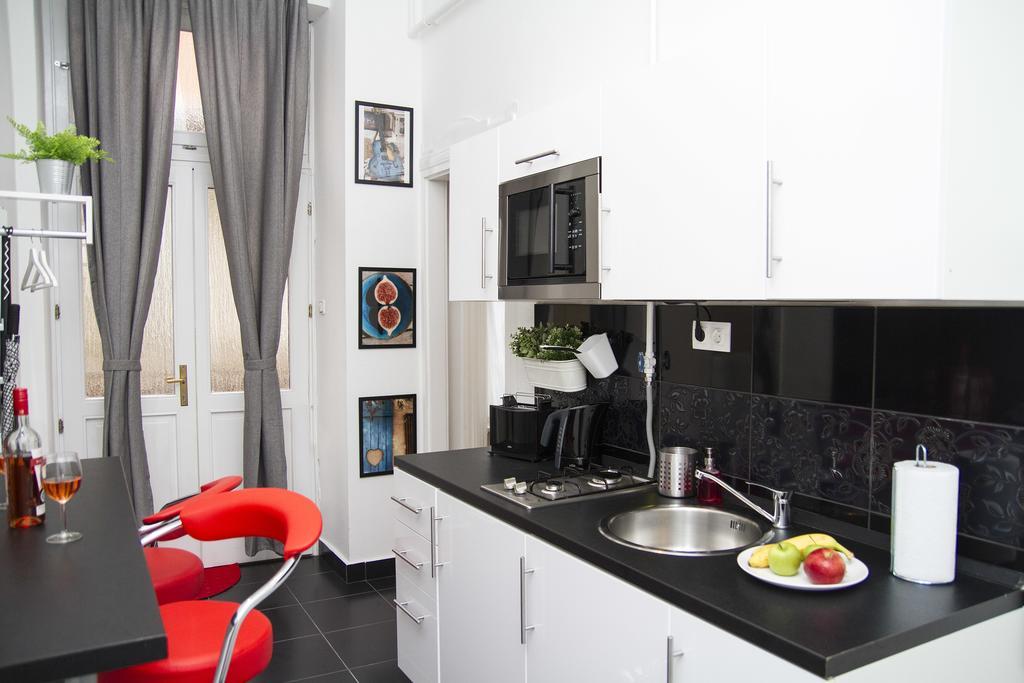 Somogyi Apartman บูดาเปสต์ ภายนอก รูปภาพ